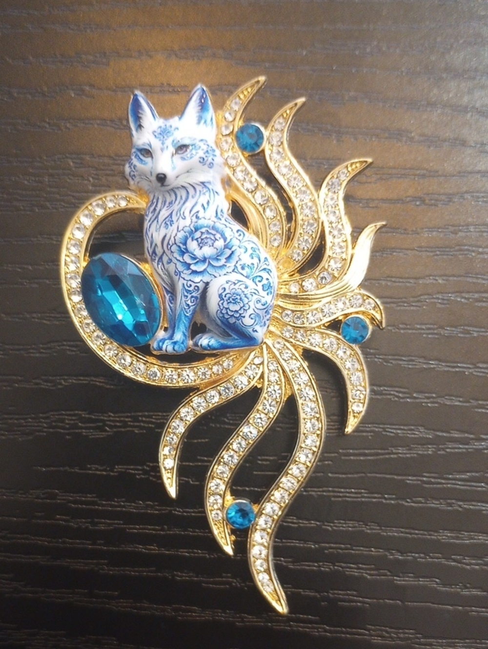 Delft Blue White Golden Fox Enamel Rhinestone Brooch Pin